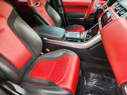 Used 2019 Land Rover Range Rover Sport SVR image 13