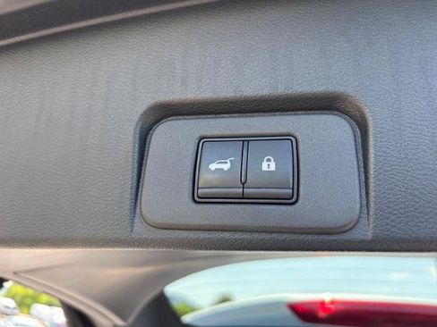 Used 2024 Nissan Rogue Platinum w/ Platinum Premium Package FWD image 17