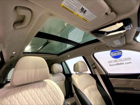 Used 2025 BMW X7 M60i image 14