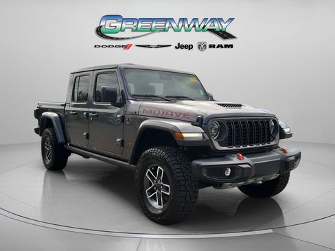 Used 2025 Jeep Gladiator Mojave w/ Convenience Group AWD/4WD image 1