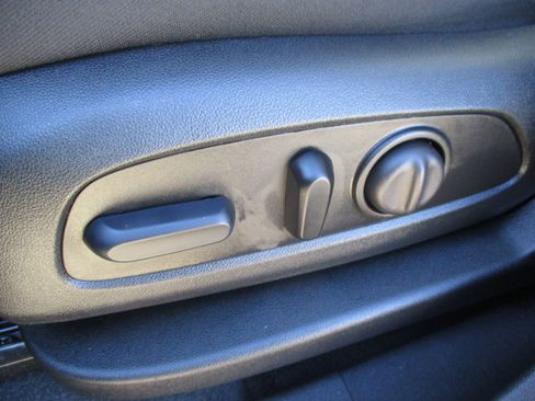 Used 2024 Chevrolet Equinox LT image 35