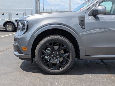 New 2026 Ford Maverick Lobo AWD/4WD image 8