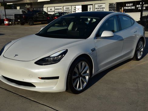 Used 2018 Tesla Model 3 Long Range image 3