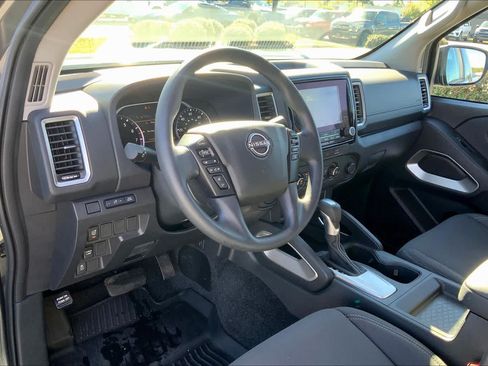 Used 2023 Nissan Frontier SV w/ Technology Package RWD image 17