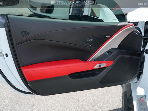 Used 2019 Chevrolet Corvette Z06 RWD image 11