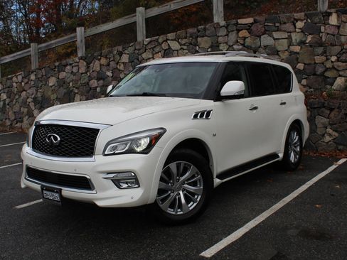 Used 2017 INFINITI QX80 4WD w/ Driver Assistance Package image 2