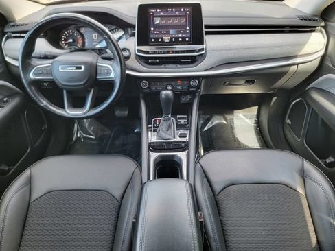 Certified 2022 Jeep Compass Latitude w/ Sun and Sound Group AWD/4WD image 27