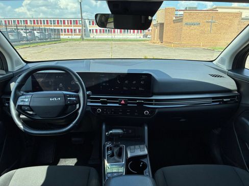 Used 2026 Kia Sportage LX FWD image 28