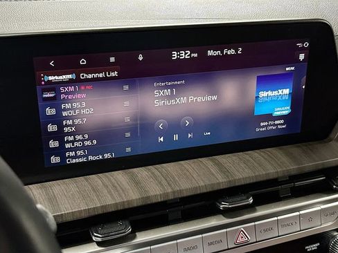 Used 2023 Kia Telluride EX w/ EX Captain's Chair Package image 15