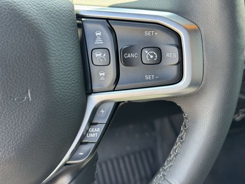 Used 2025 RAM 1500 Big Horn AWD/4WD image 24