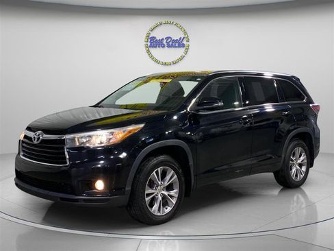 Used 2015 Toyota Highlander XLE image 1