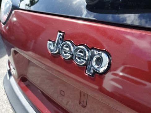 Certified 2019 Jeep Cherokee Latitude Plus image 11