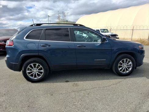 Certified 2022 Jeep Cherokee Latitude Lux w/ Mopar Interior Package AWD/4WD image 9