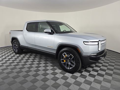 Used 2023 Rivian R1T Adventure image 7