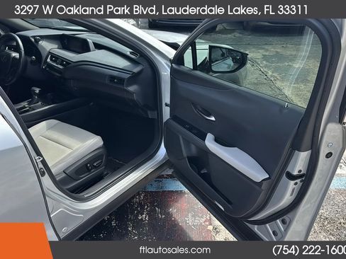 Used 2019 Lexus UX 200 w/ Premium Package FWD image 38
