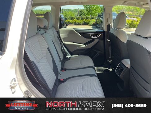 Used 2023 Subaru Forester Premium AWD/4WD image 21