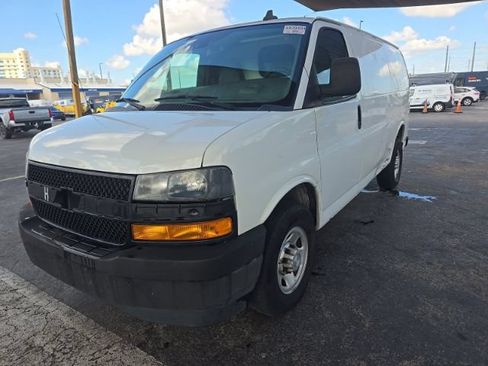 Used 2019 Chevrolet Express 2500 RWD image 3