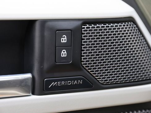 Used 2020 Land Rover Defender 110 HSE AWD/4WD image 21