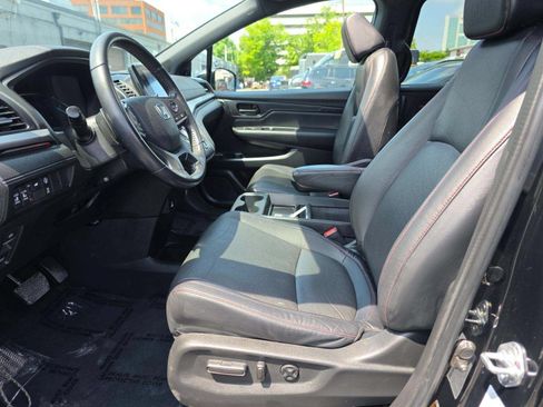 Used 2023 Honda Odyssey Sport image 6