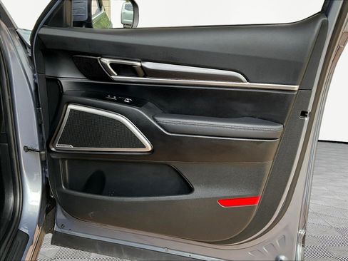 Used 2024 Kia Telluride LX FWD image 28