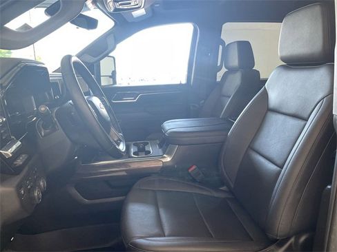 Certified 2025 Chevrolet Silverado 2500 LTZ w/ LTZ Premium Package image 21