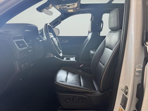 Used 2023 Chevrolet Tahoe Premier AWD/4WD image 11