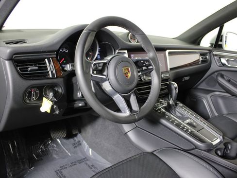 Used 2021 Porsche Macan AWD/4WD image 4