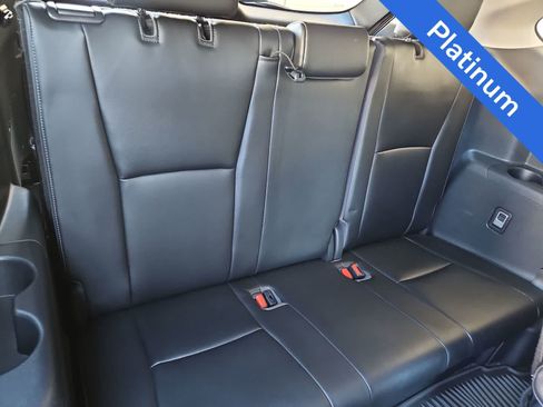 Used 2023 Toyota Highlander Platinum FWD image 30
