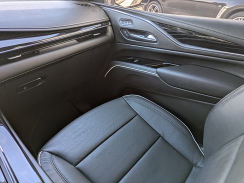 Used 2024 Cadillac Escalade Sport w/ LPO, ONYX Package image 12