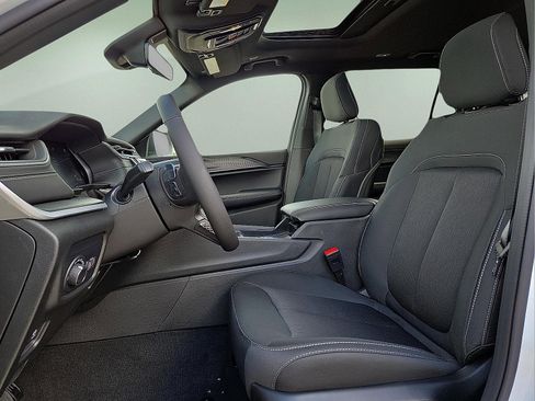 New 2025 Jeep Grand Cherokee L Laredo w/ Luxury Tech Group I image 15