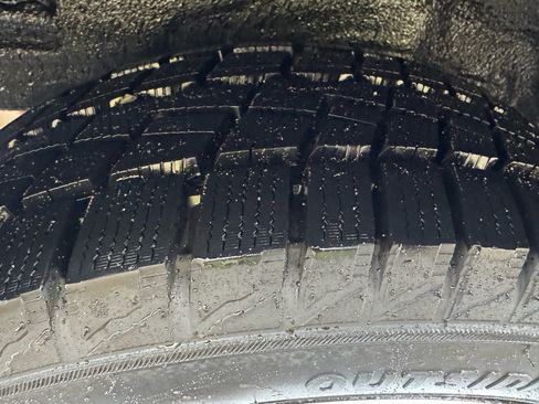 Used 2010 Pontiac Vibe image 12