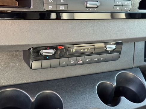 Used 2023 Mercedes-Benz Sprinter 2500 image 58