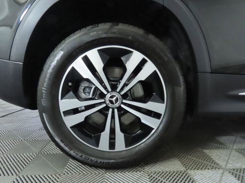 Certified 2025 Mercedes-Benz GLB 250 image 32