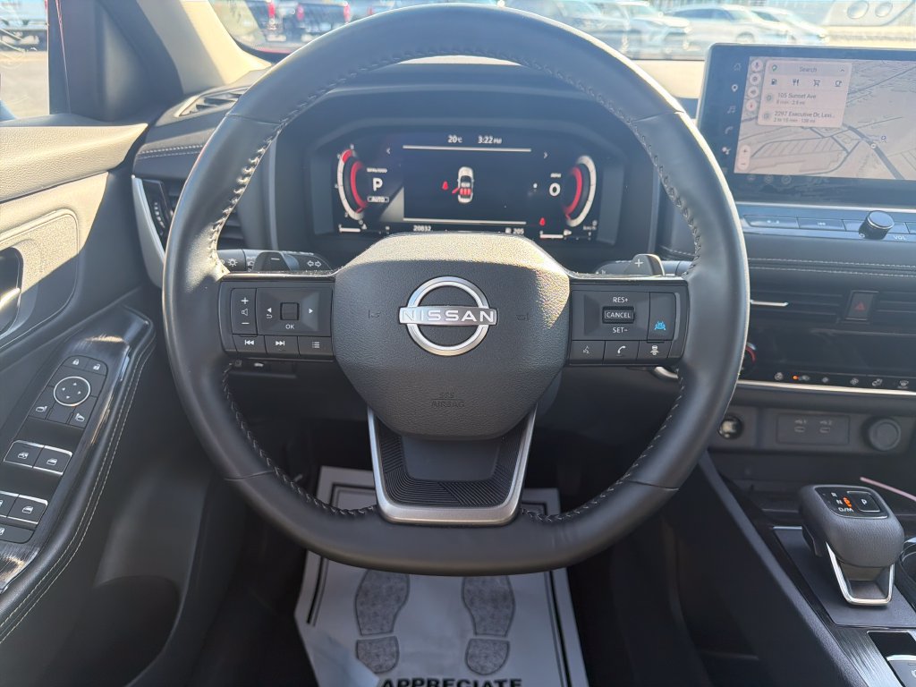 Used 2025 Nissan Rogue SL AWD/4WD image 18