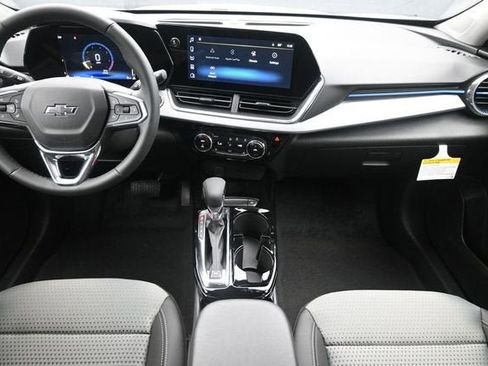New 2026 Chevrolet Trax LT w/ Driver Confidence Package FWD image 19