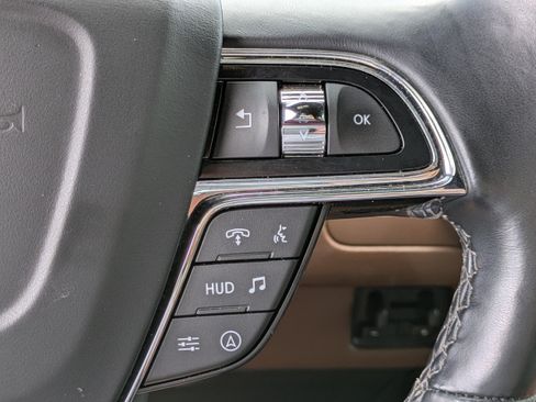 Used 2024 Lincoln Navigator L Reserve AWD/4WD image 17