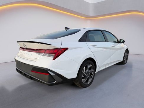 New 2025 Hyundai Elantra SEL image 9