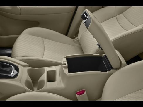 Used 2017 Nissan Rogue SV image 12