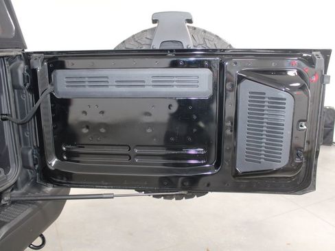 Used 2023 Ford Bronco Badlands image 18