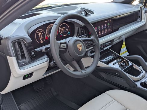 New 2026 Porsche Cayenne E-Hybrid image 4