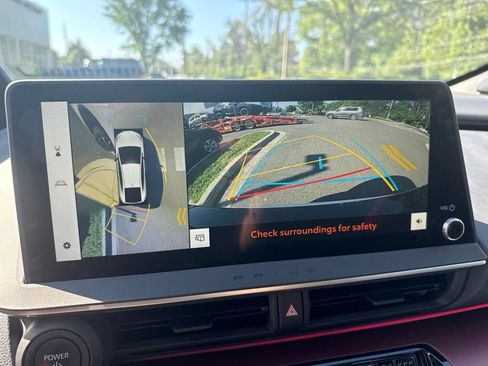 Used 2023 Toyota Prius Prime Premium w/ Advanced Technology Package FWD image 15