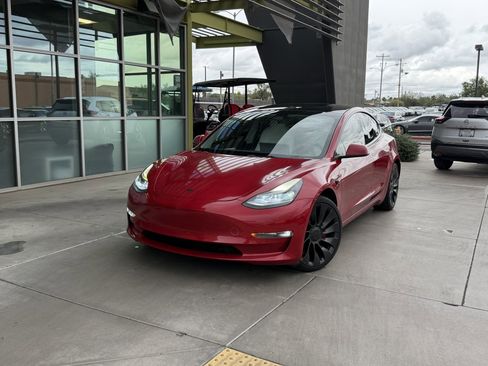 Used 2022 Tesla Model 3 Performance image 2