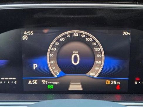 New 2026 Volkswagen Taos SE image 11