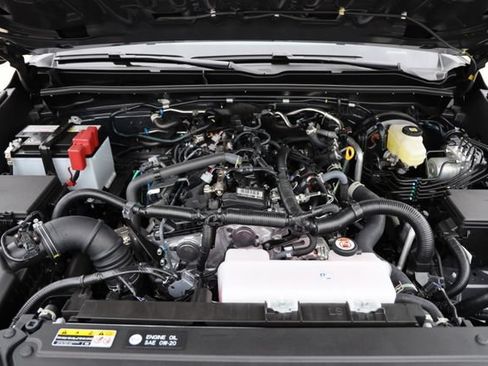 New 2026 Toyota 4Runner SR5 AWD/4WD image 10