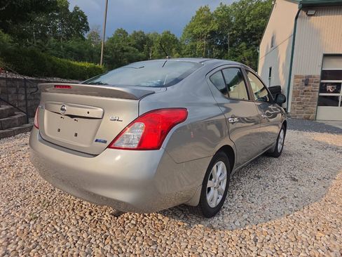 Used 2013 Nissan Versa FWD image 7