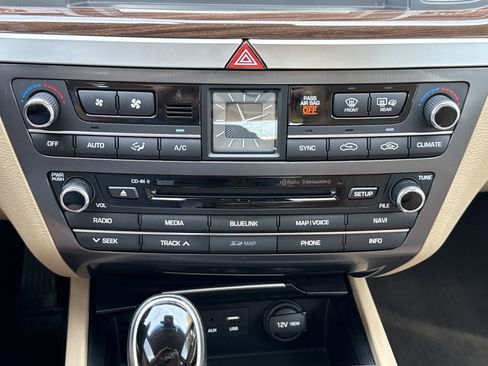 Used 2015 Hyundai Genesis 3.8 w/ Option Group 02 image 29