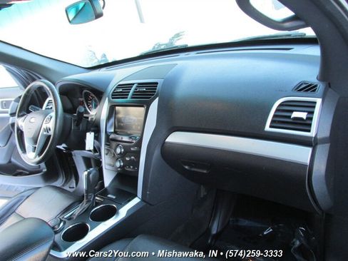 Used 2014 Ford Explorer XLT w/ Equipment Group 202A AWD/4WD image 18