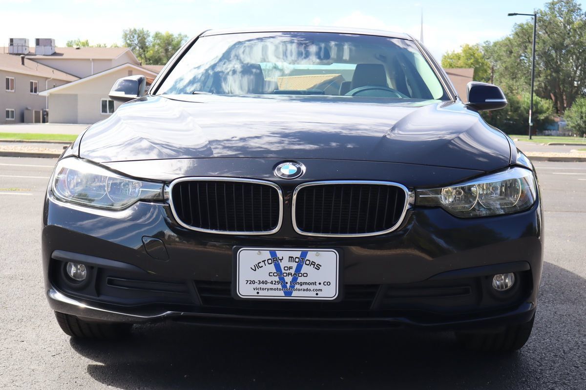 Used 2017 BMW 320i xDrive Sedan AWD/4WD image 13