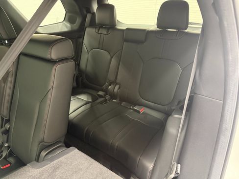 Used 2025 Honda Pilot Black Edition image 45