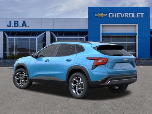 New 2026 Chevrolet Trax LT w/ Sunroof Package FWD image 3